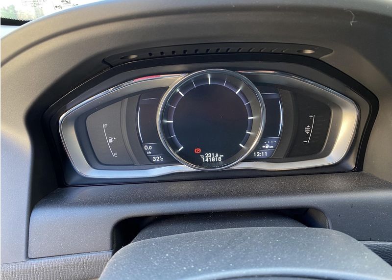 Volvo XC60 • 2016 • 14,000 km 4