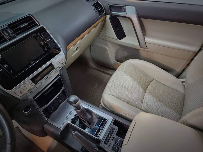 Toyota Land Cruiser • 2018 • 21 km 2