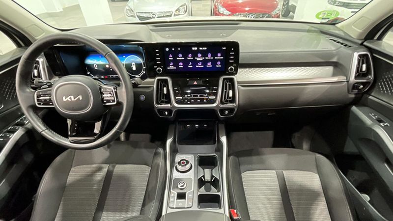 Kia Sorento • 2023 • 24,596 km 3