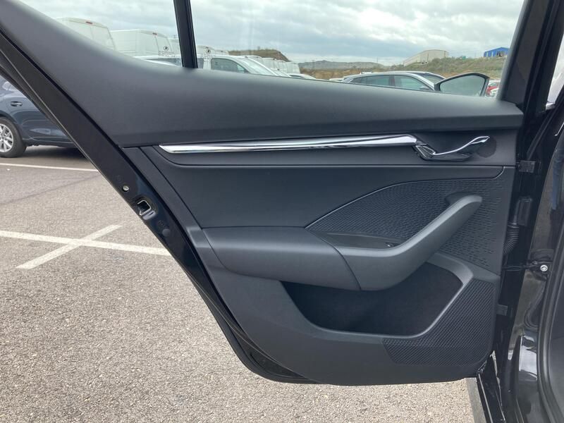 Škoda Octavia • 2024 • 19,152 km 8