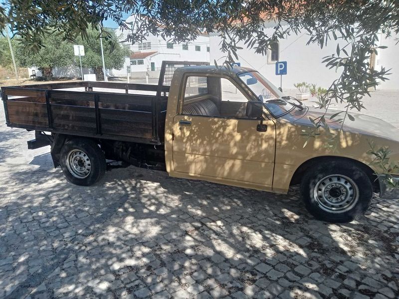 Isuzu Canter • 1987 • 309,000 km 4