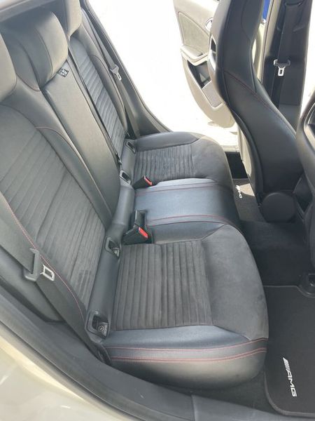 Mercedes-Benz A-Class • 2015 • 82,000 km 6