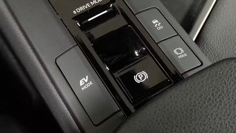 Toyota C-HR • 2024 • 5,350 km 32