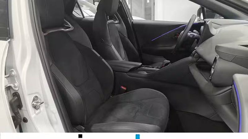 Toyota C-HR • 2024 • 10,834 km 7