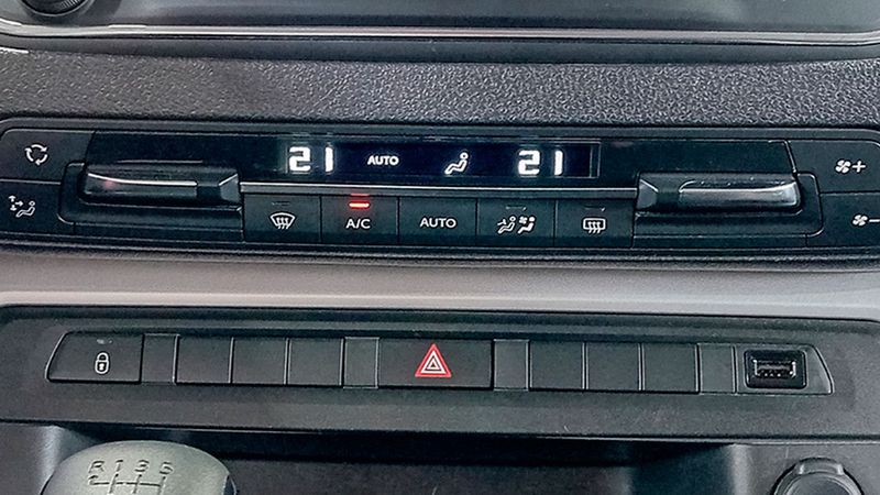 Toyota Verso • 2021 • 101,823 km 24