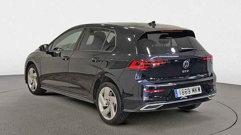 Volkswagen Golf • 2023 • 35,541 km 6