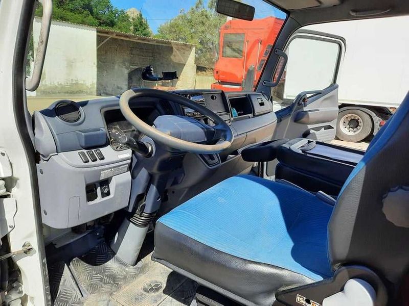 Mitsubishi Fuso canter • 2014 • 162,000 km 3