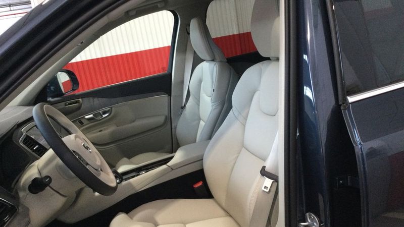 Volvo XC90 • 2023 • 12,000 km 11