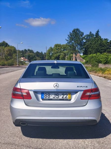 Mercedes-Benz E-320 • 2010 • 120,000 km 3