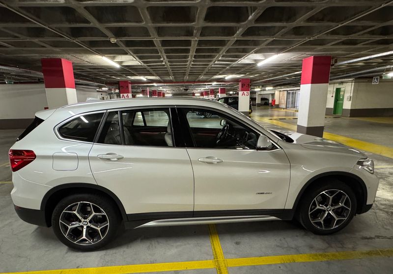 BMW X1 • 2017 • 85,500 km 4