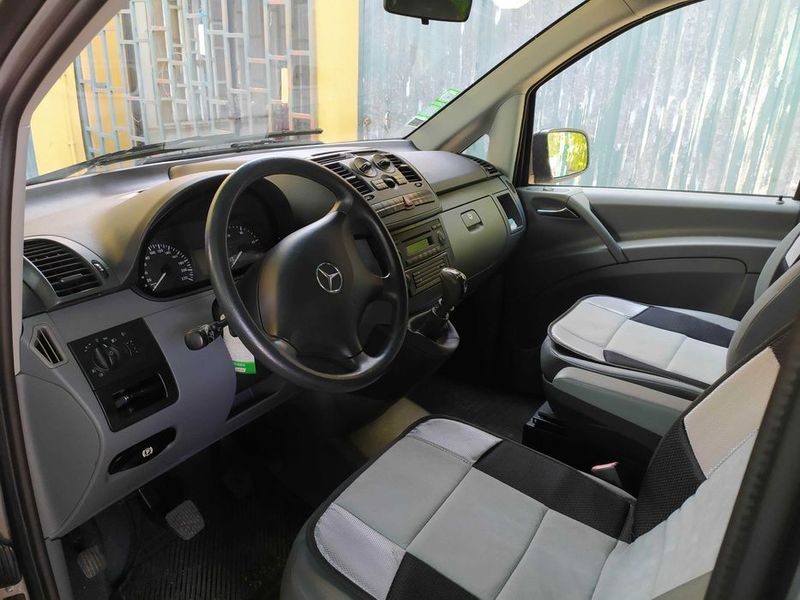 Mercedes-Benz 115 • 2009 • 14,000 km 2