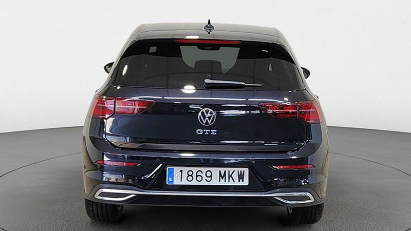 Volkswagen Golf • 2023 • 35,541 km 4