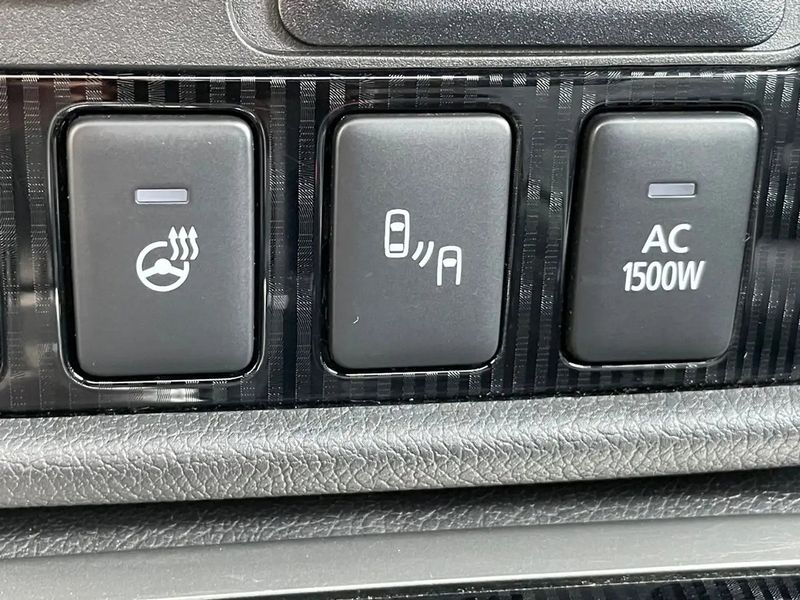 Mitsubishi Outlander • 2019 • 145,000 km 15