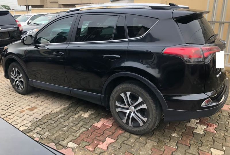 Toyota RAV4 EV • 2017 • 50,000 km 3