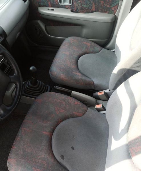 Nissan Micra • 2000 • 200,000 km 7