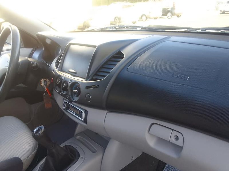 Mitsubishi L200 • 2009 • 17,000 km 2