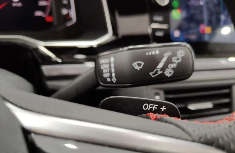 Volkswagen Polo • 2023 • 11,551 km 12