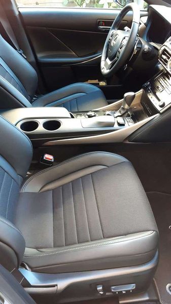 Lexus IS • 2014 • 178,000 km 5