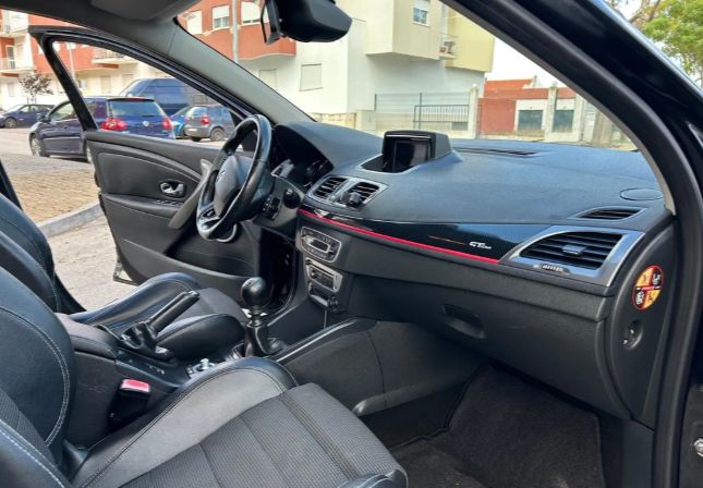 Renault Mégane • 2012 • 199,000 km 4