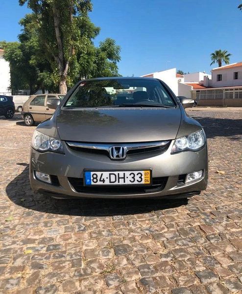 Honda Civic • 2007 • 160,000 km 1