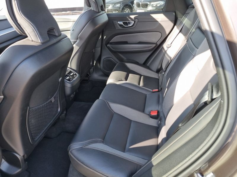 Volvo XC60 • 2021 • 29,000 km 7