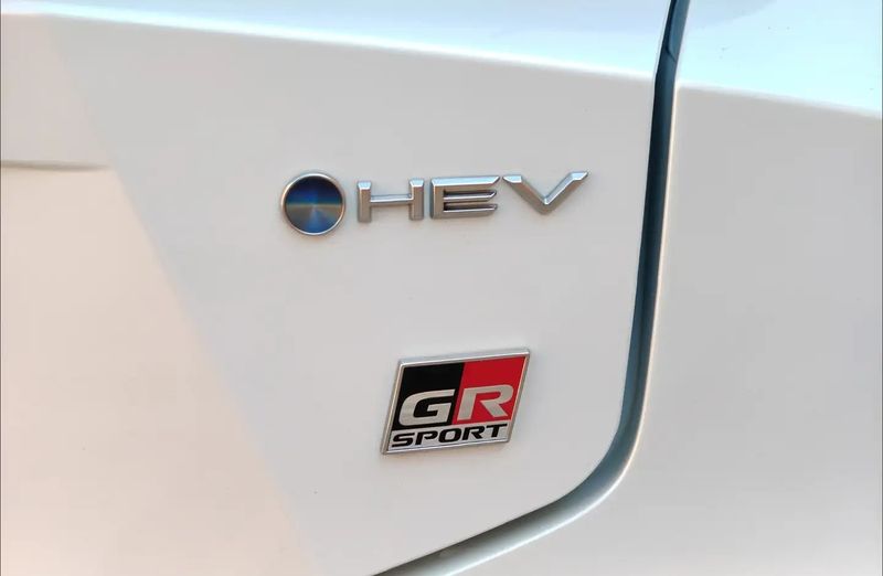 Toyota C-HR • 2024 • 16,609 km 6