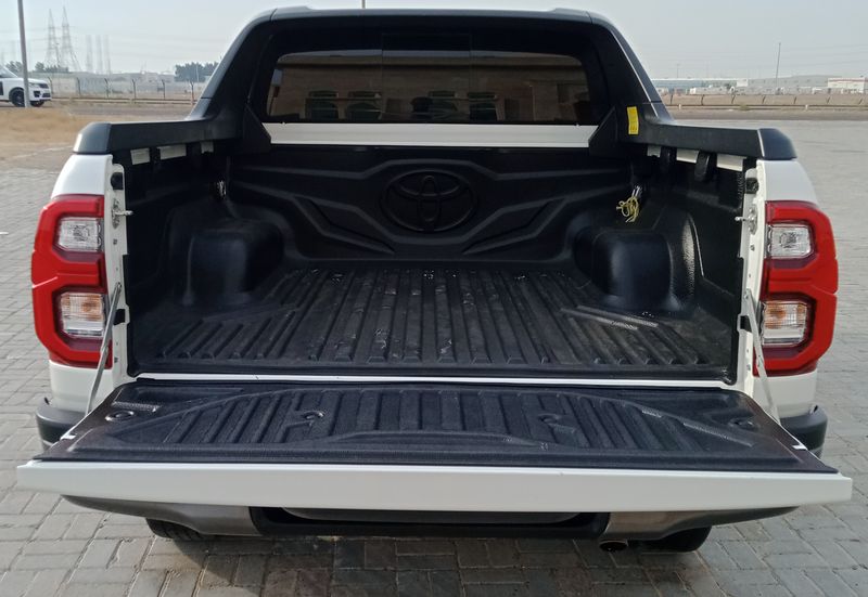 Toyota Hilux • 2022 • 0 km 11