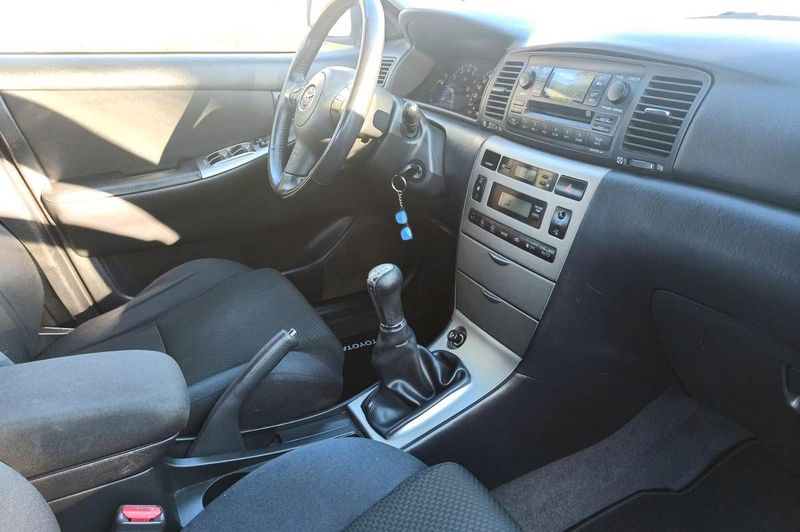Toyota Corolla • 2005 • 249,999 km 7