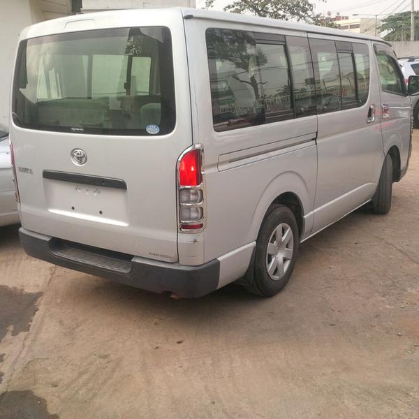 Toyota Hiace • 2010 • 40,938 km 2