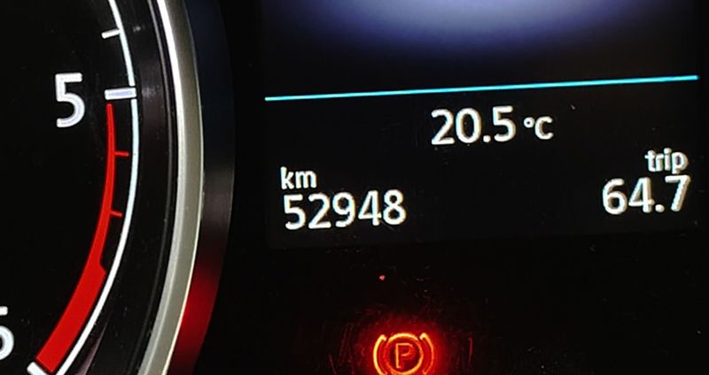 Volkswagen Touran • 2021 • 52,948 km 12