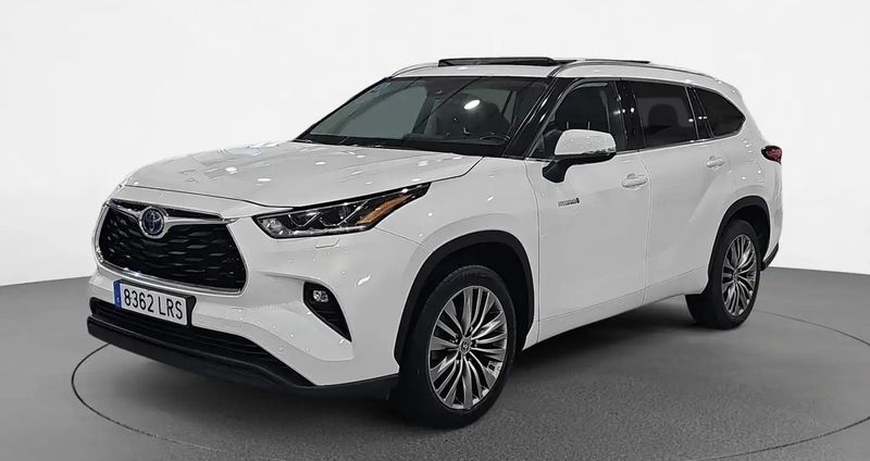 Toyota Highlander • 2021 • 64,406 km 2