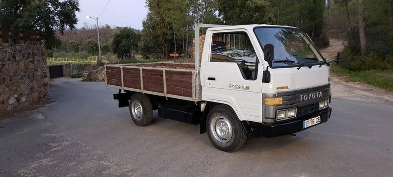 Toyota Dyna • 1993 • 299,999 km 1