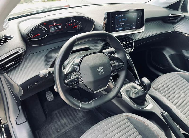 Peugeot 2008 • 2020 • 50,000 km 8
