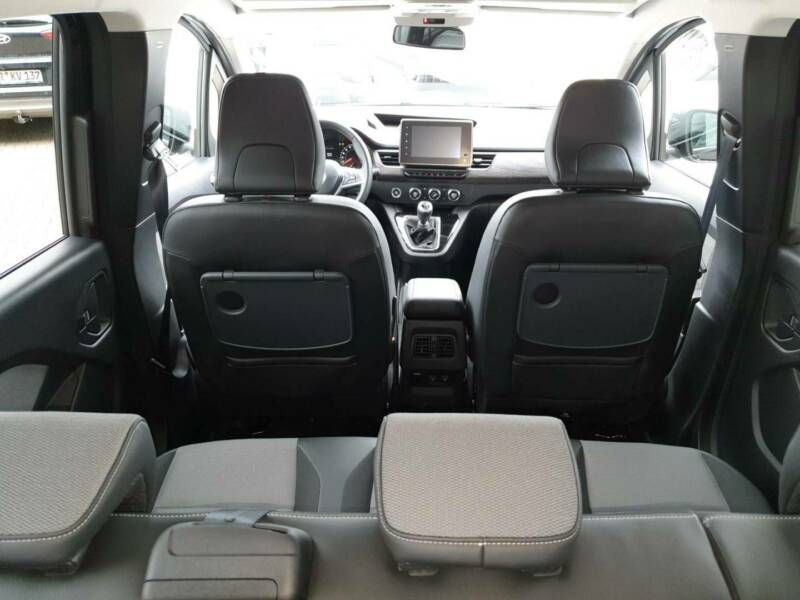 Renault Kangoo • 2021 • 26,000 km 9