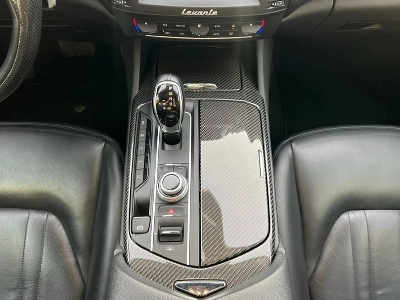 Maserati Levante • 2016 • 127,278 km 10