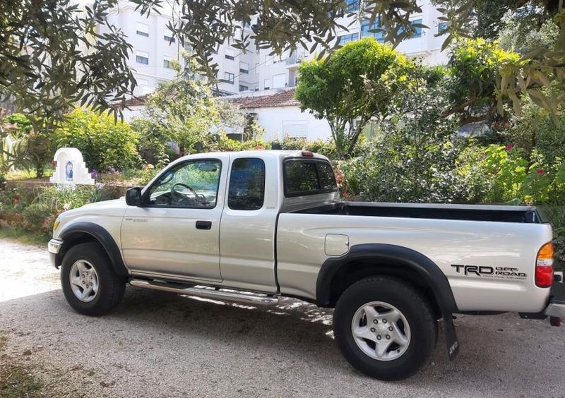 Toyota Tacoma • 2002 • 155,000 km 3