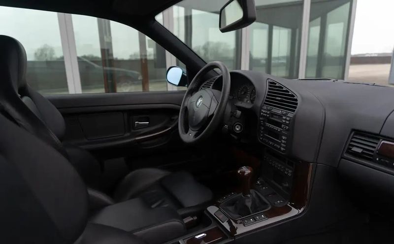 BMW M3 • 1998 • 86,000 km 5