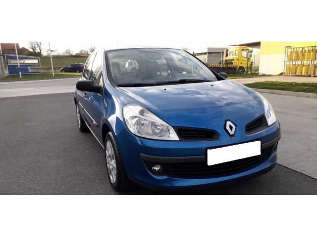 Renault Clio • 2005 • 165,000 km 1