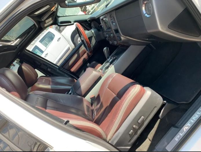 Ford Expedition • 2017 • 110,000 km 10
