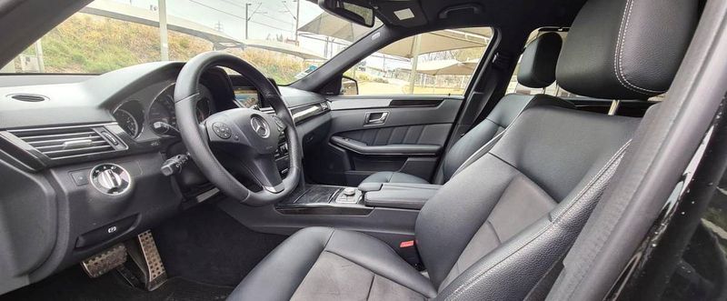 Mercedes-Benz E • 2002 • 275,000 km 2