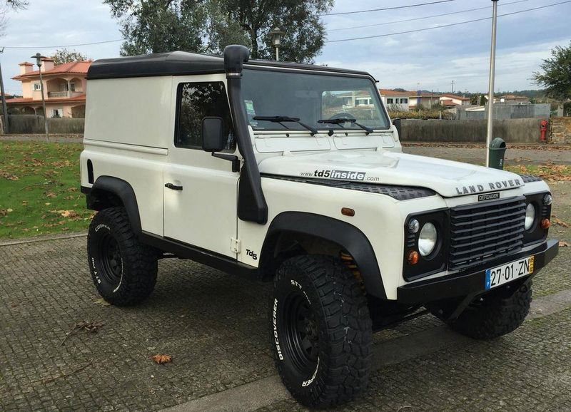 Land Rover Defender • 2005 • 100,000 km 1