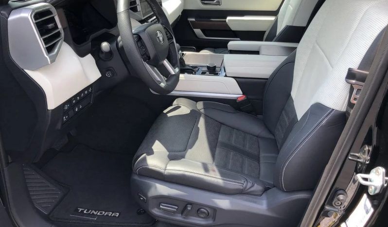 Toyota Tundra • 2023 • 9,341 km 3