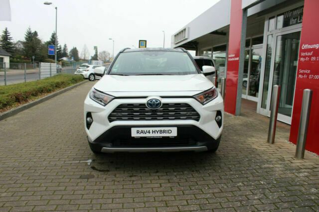 Toyota RAV4 Hybrid • 2020 • 45,000 km 1