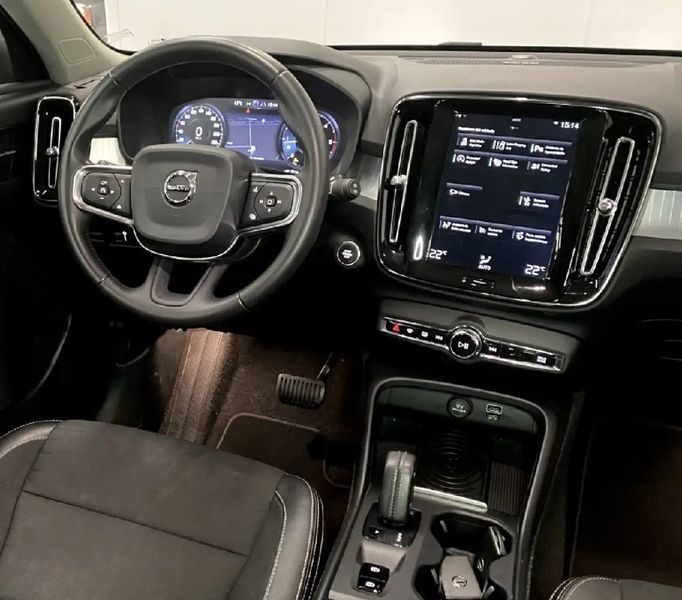Volvo XC40 • 2019 • 88,000 km 5
