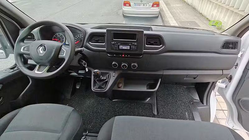 Renault Master • 2024 • 20,858 km 6
