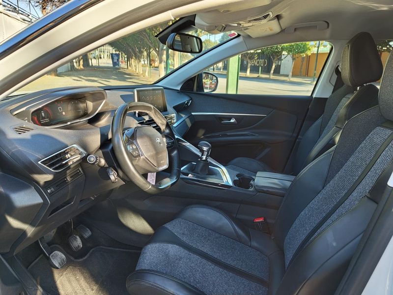 Peugeot 3008 • 2018 • 82,029 km 7