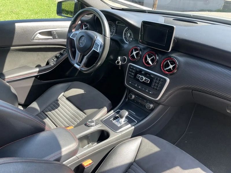 Mercedes-Benz A-Class • 2014 • 129,800 km 8
