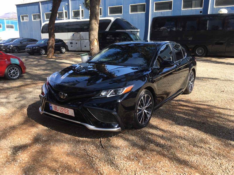 Toyota Camry • 2020 • 55,000 km 3