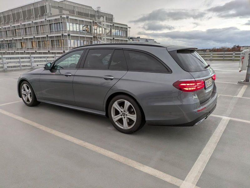 Mercedes-Benz E • 2021 • 136,900 km 2