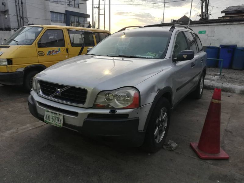 Volvo XC90 • 2005 • 133,059 km 1